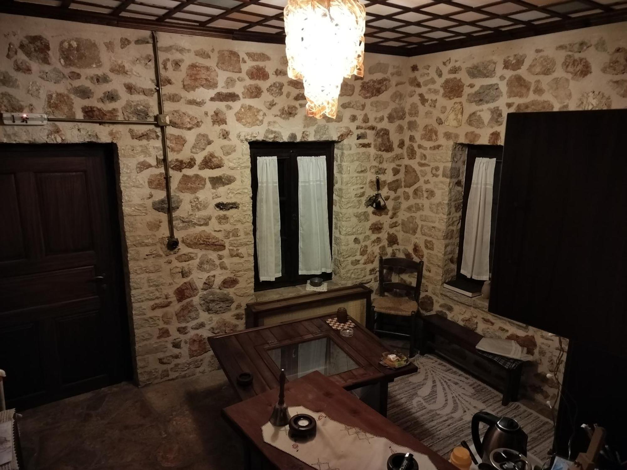 Yono'S Traditional House Ano Ravenia Room photo